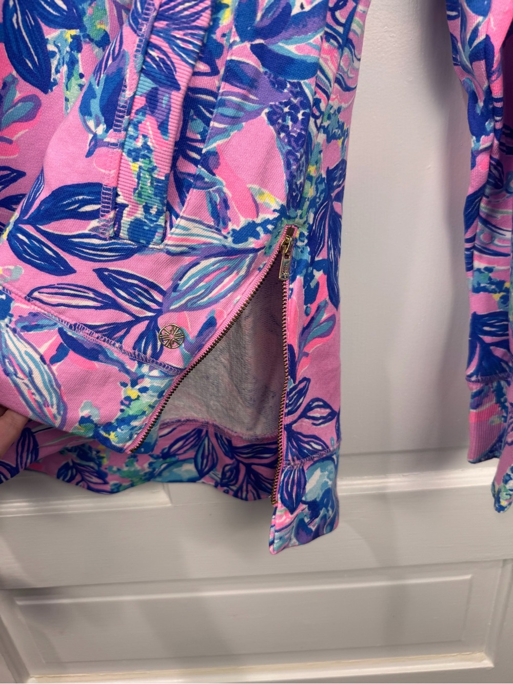 Lilly Pulitzer Pink Tropical Print Long Sleeve Top - Picture 4 of 5